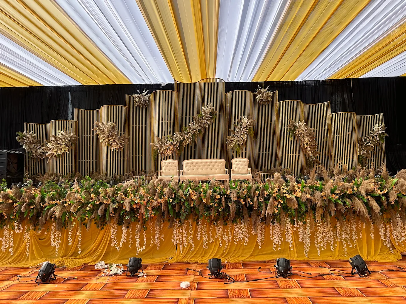 Decor & Stage — 2