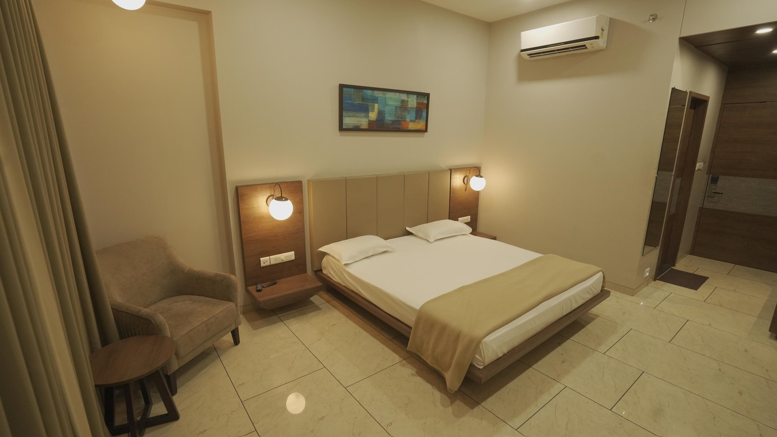 Deluxe Room — 3