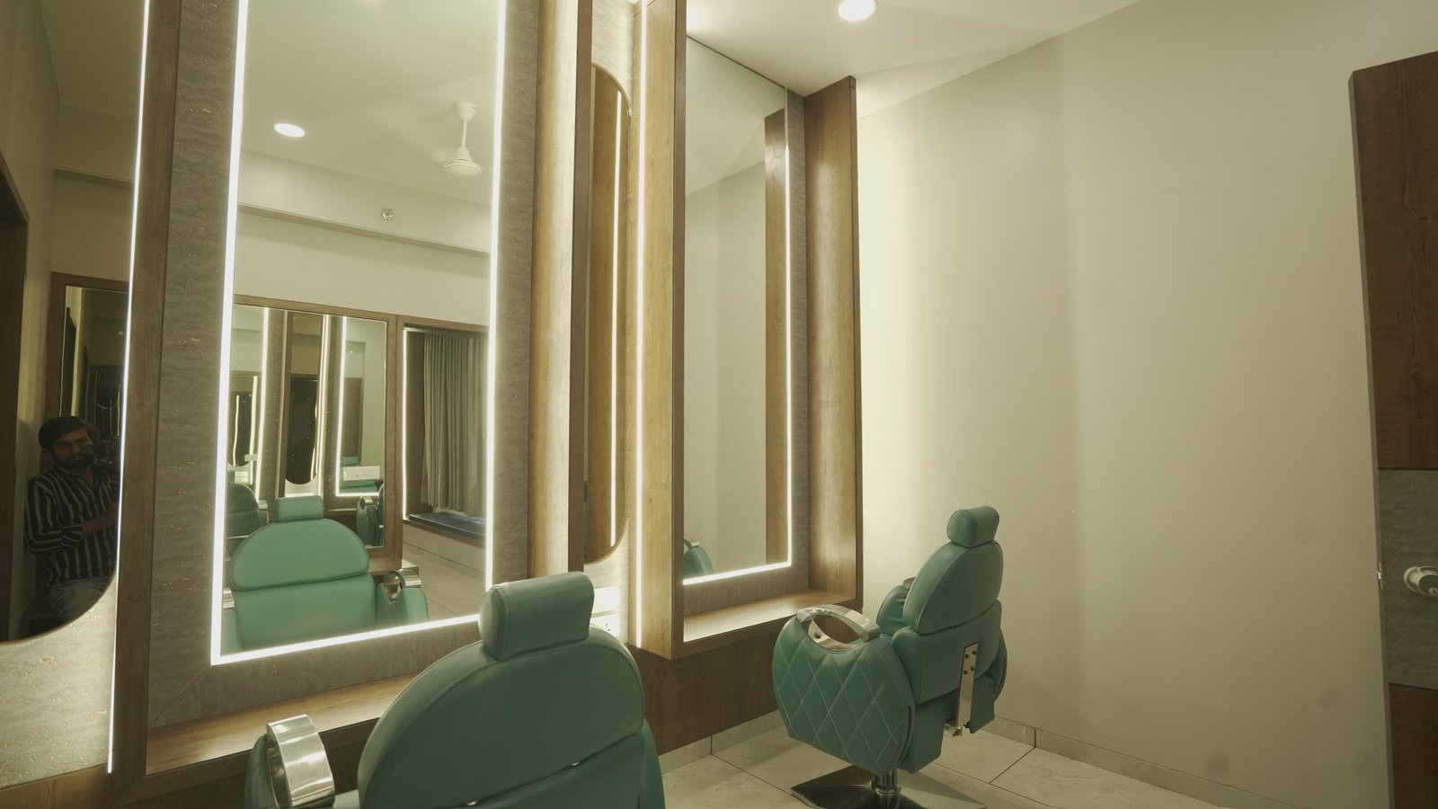 Makeup Room — 1