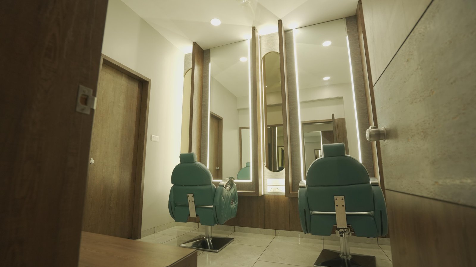 Makeup Room — 2