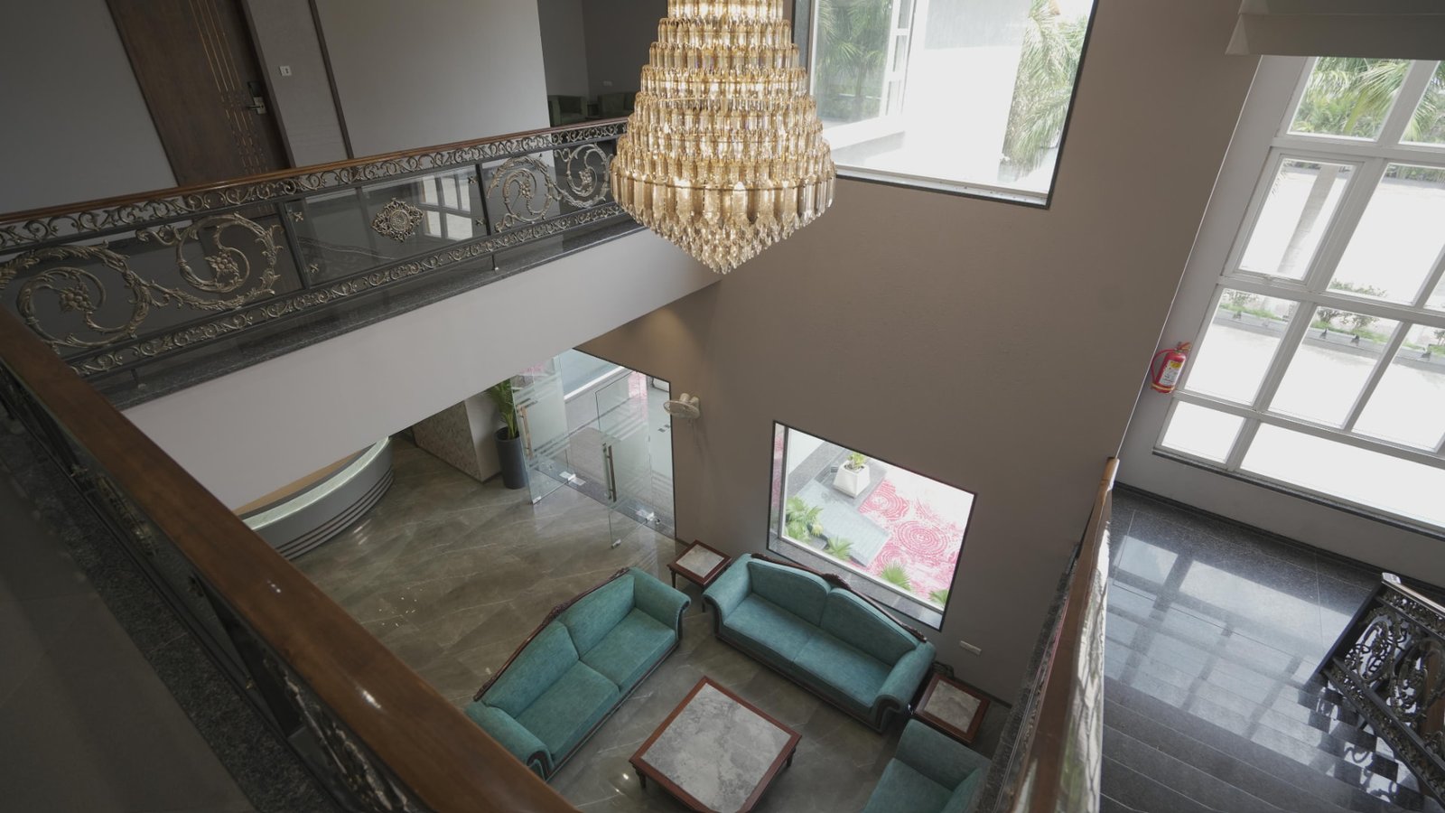 Reception & Lobby — 4