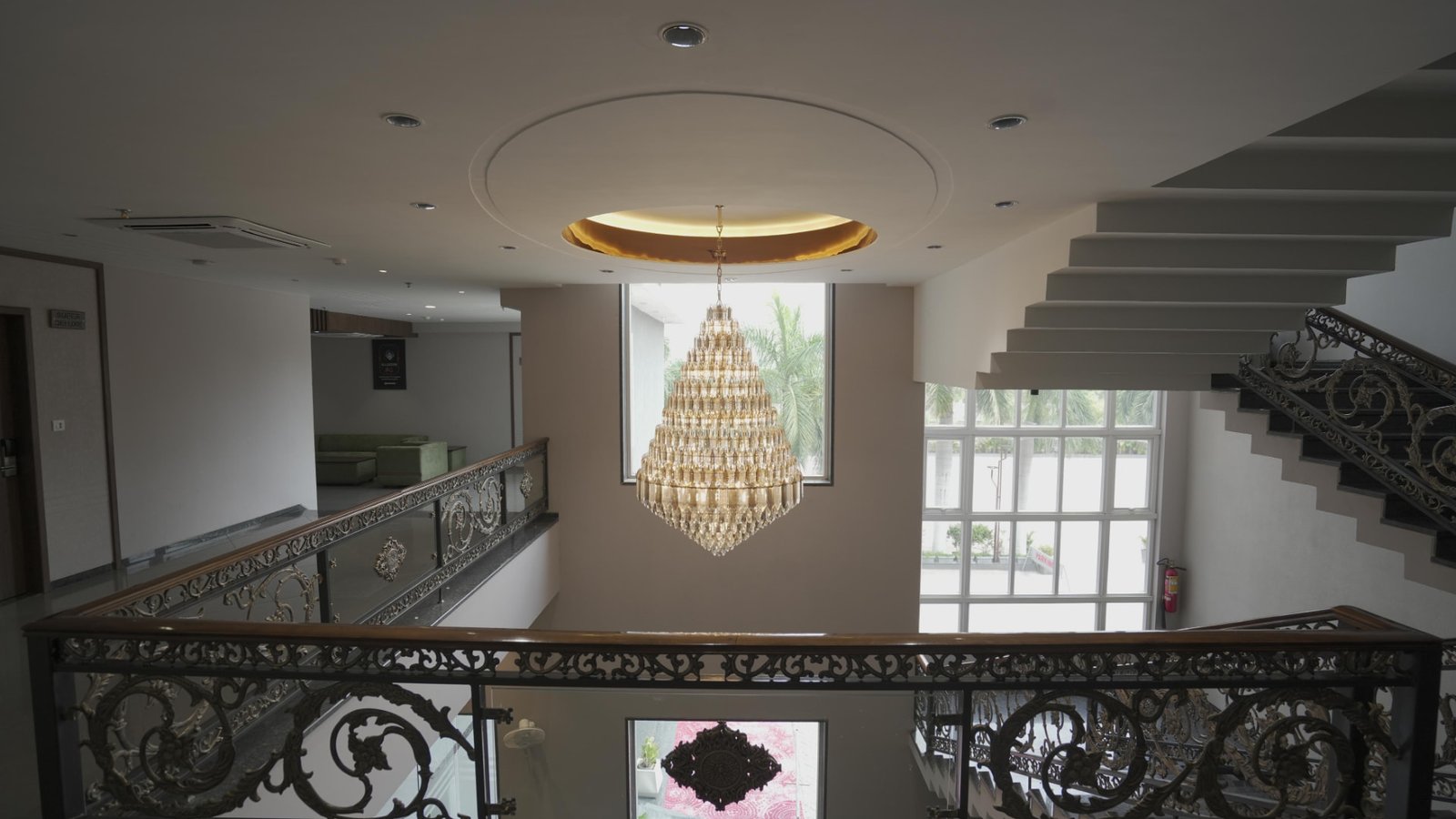 Reception & Lobby — 5