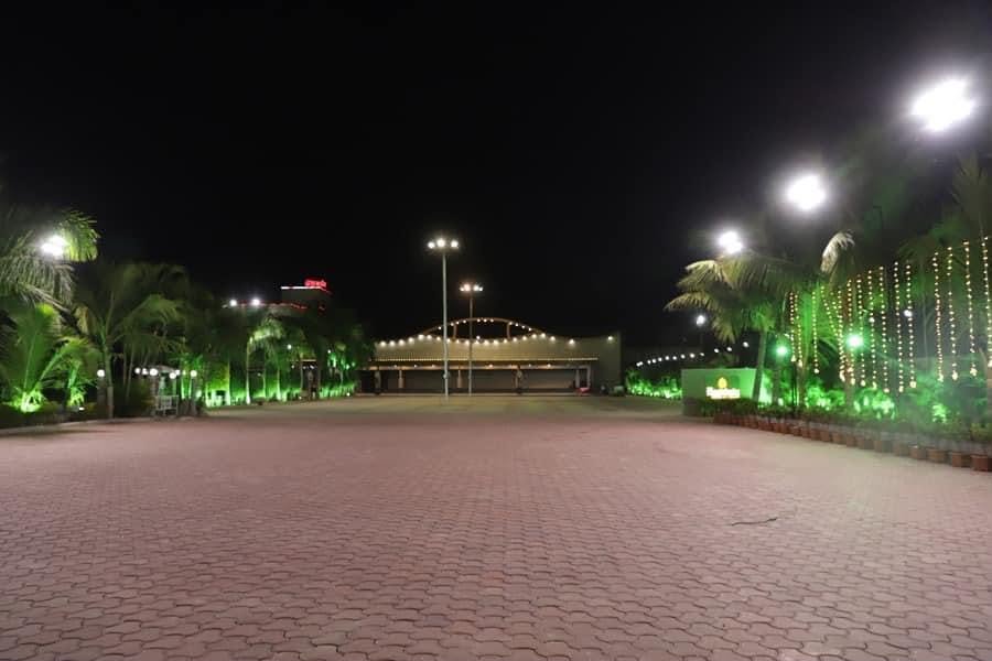 The Grand Lawn — 1